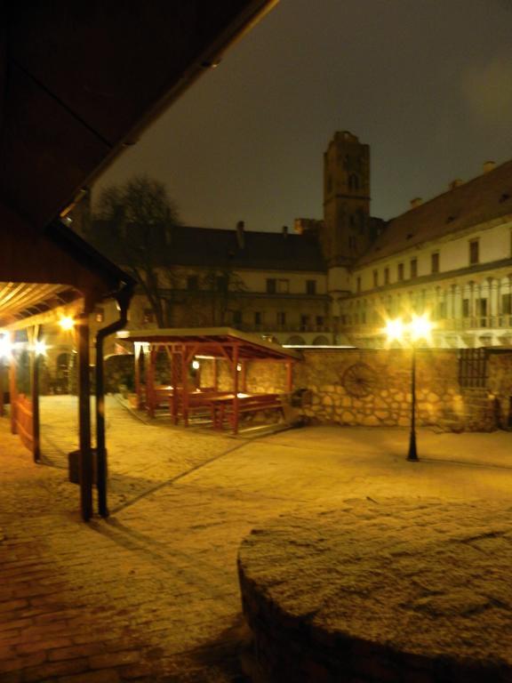 Zámecký penzion Rotunda Břeclav Exterior foto