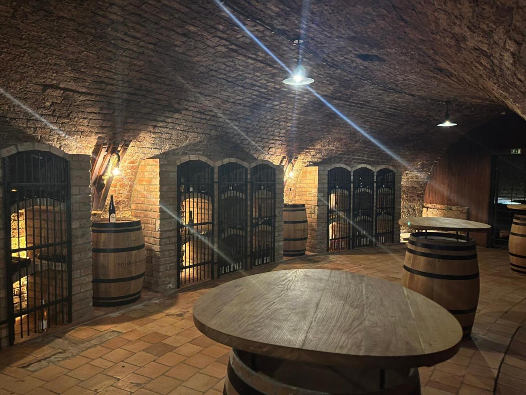 Zámecký penzion Rotunda Břeclav Exterior foto