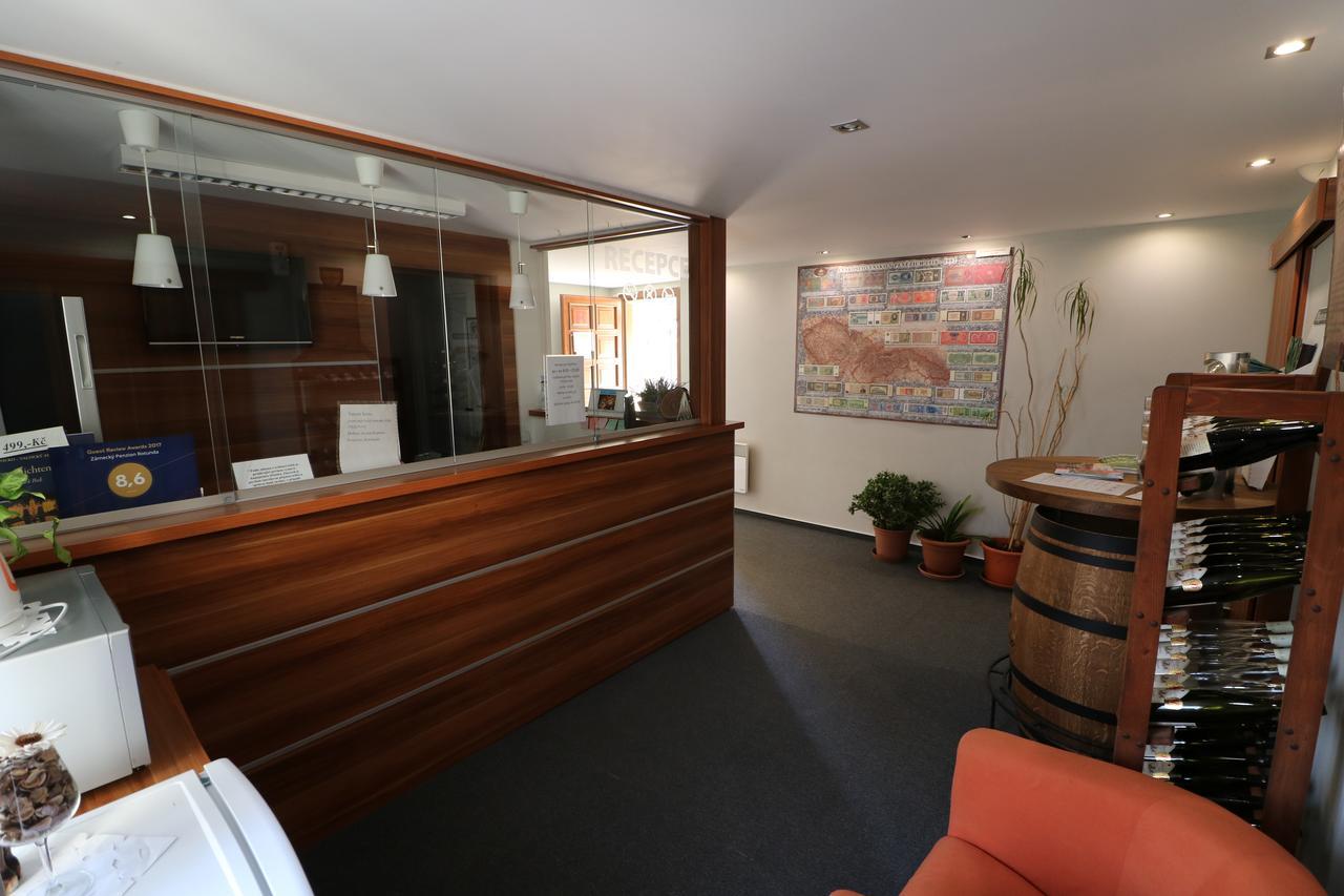 Zámecký penzion Rotunda Břeclav Exterior foto